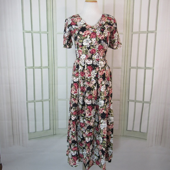 CDC Dresses & Skirts - Vintage CDC size 8 a-line midi dress pleated